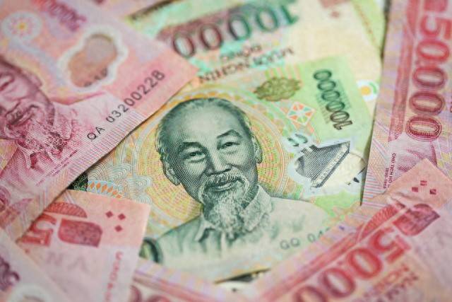 Vietnam Sees 15TOutflow;U.S.Debt Hits 36T